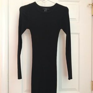 Knit dress form fitting long sleeves